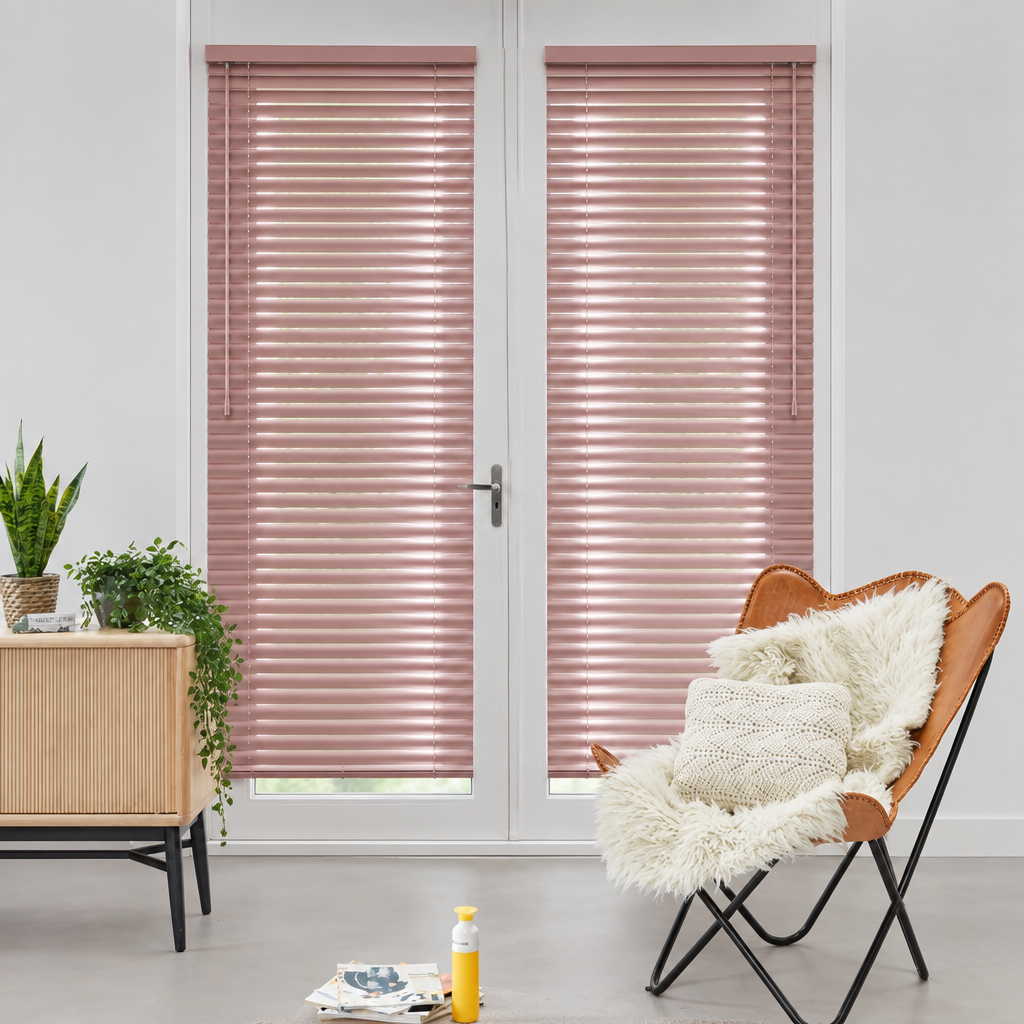 Oudroze aluminium jaloezieën
