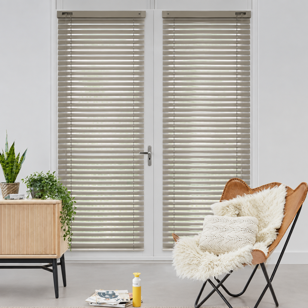Taupe aluminium jaloezieën